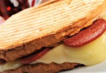 karışık tost kalorisi